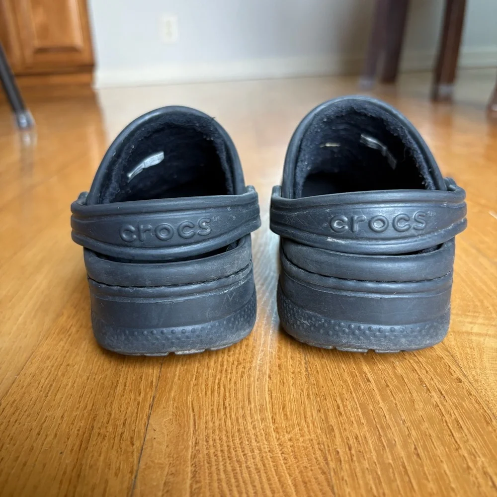 Crocs faux fur lined black winter clogs cold weather little boys girl size 12 13